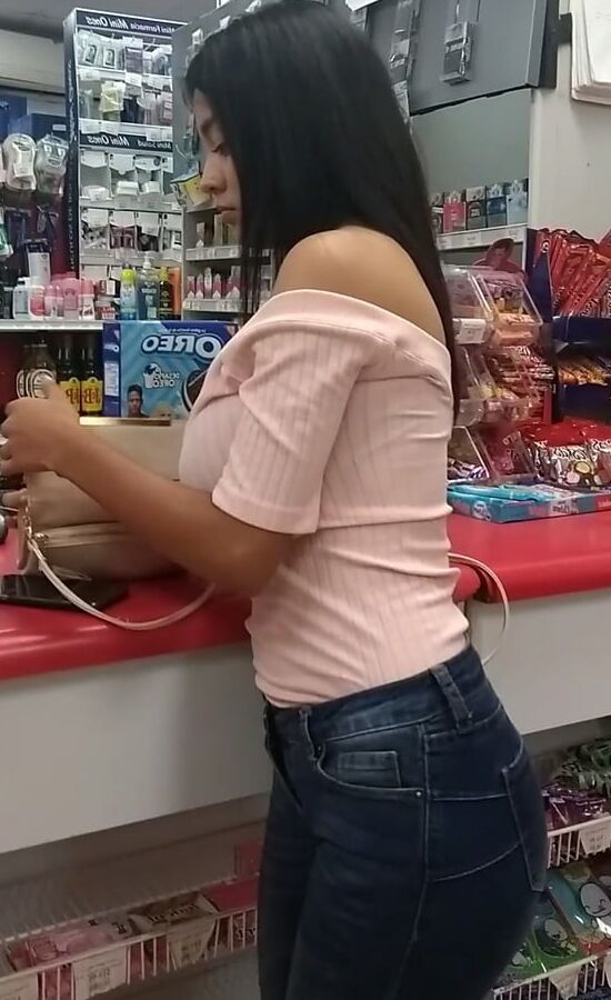 Chava buena en el oxxo