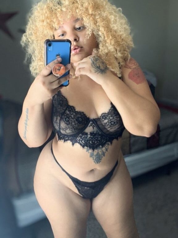 Black Women: Selfies
