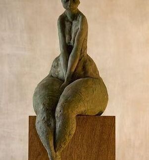 Wide hips in the fine arts
