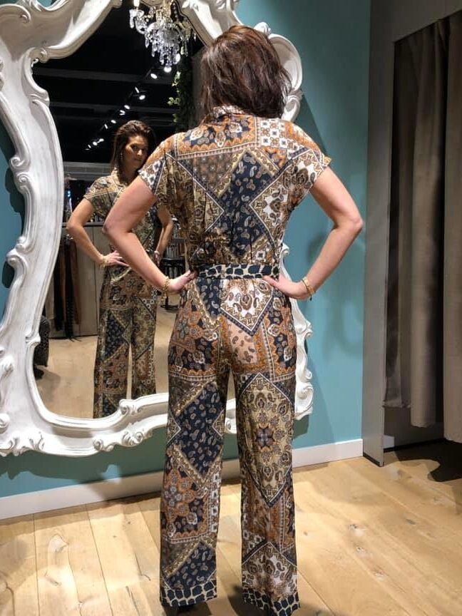 Dutch MILF fashionstore owner in our city