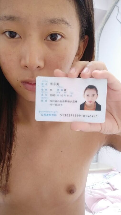 Chinese lascivious girl uses topless loan