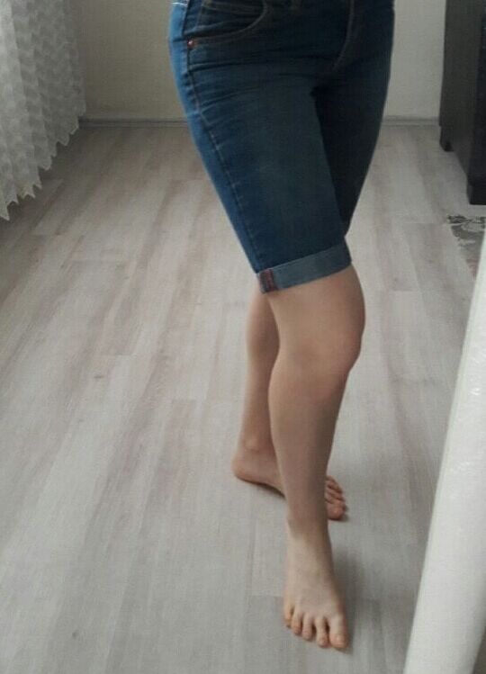 Turkish amateur women displaying her colothes