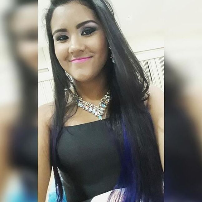She deserve cum