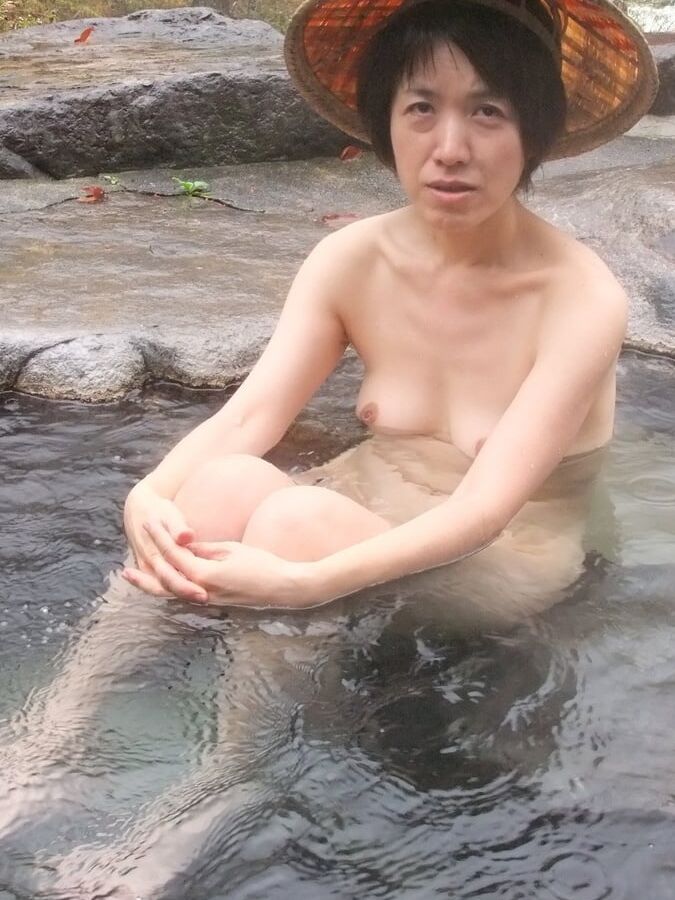 Japanese wife Shizuko outdoor bathing