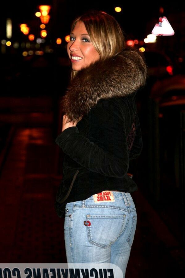 Miss Piggy wearing jeans