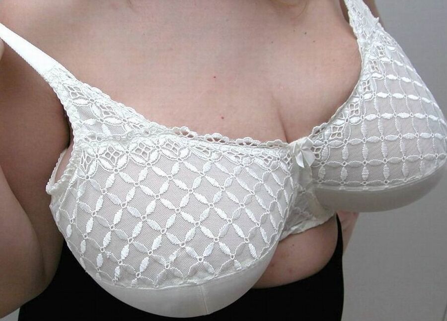 Mature tits in bra