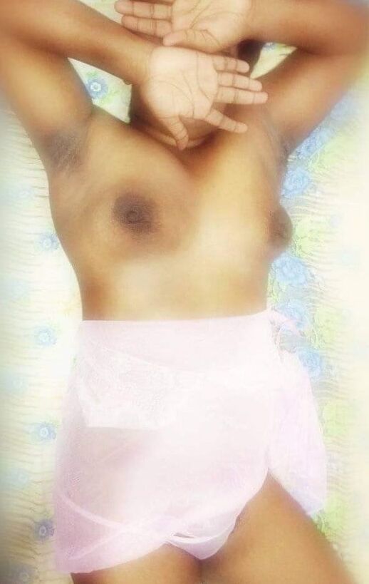 Sri Lankan Aunty In Pink Nighty