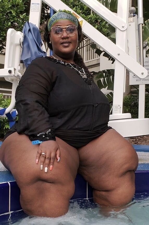 Lippy legs ssbbw exclusives