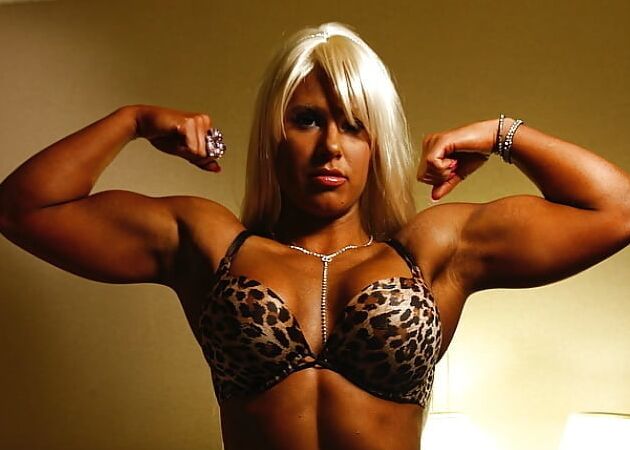 Sexy muscle girl