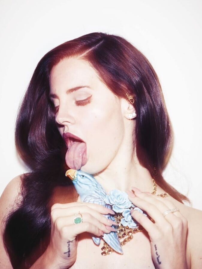 Lana Del Rey Butt CumTarget