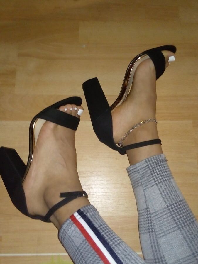 My sexy feet in heels