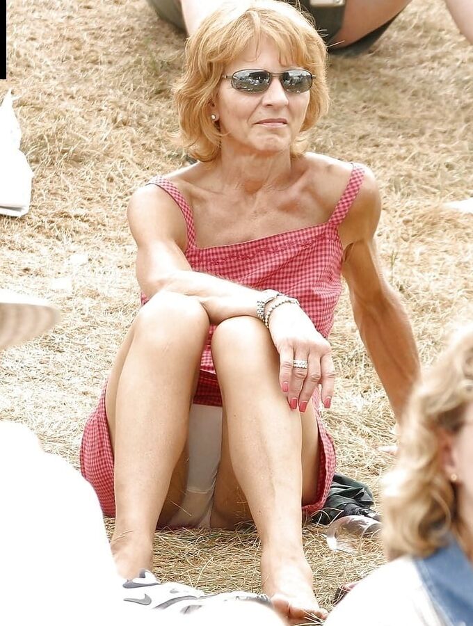 Upskirt public (Granny and Milf)