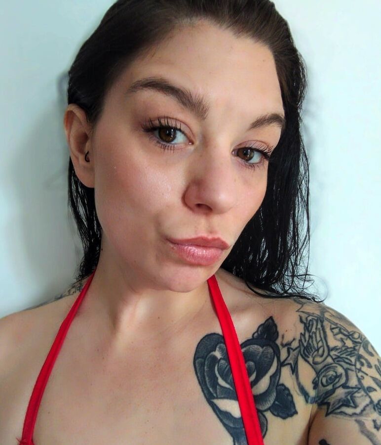 MISS Katie (UK) escort