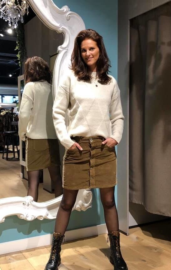 Dutch MILF fashionstore owner in our city
