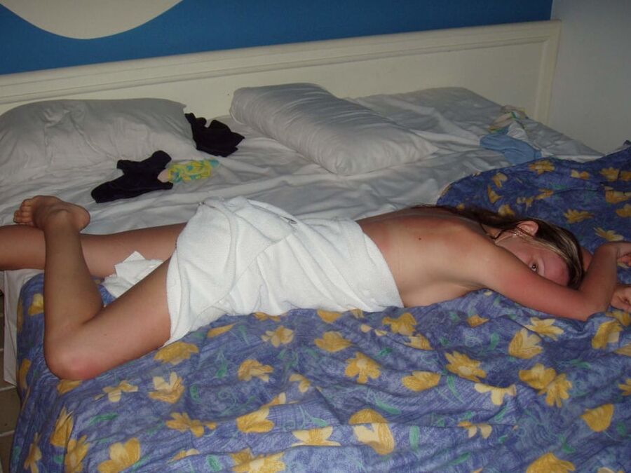 amateur girls on holiday