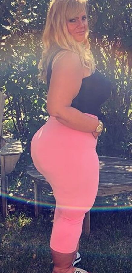 Sexy short chunky white pear bbw Carly