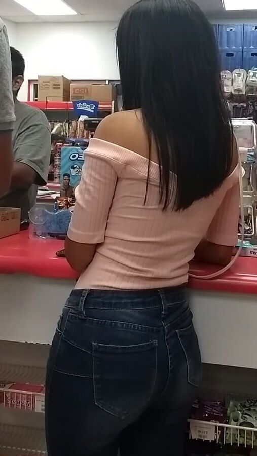 Chava buena en el oxxo