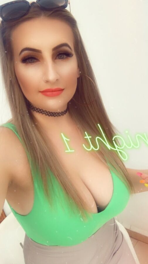 Big tit slag Kelsea