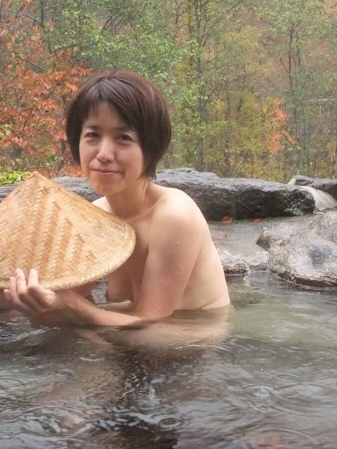 Japanese wife Shizuko outdoor bathing