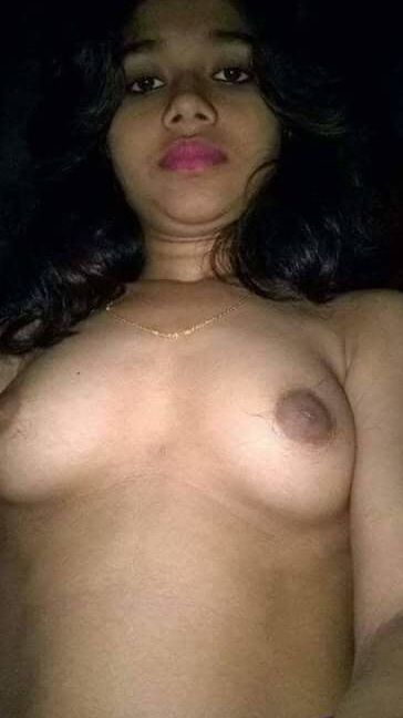 Safeena Boobs