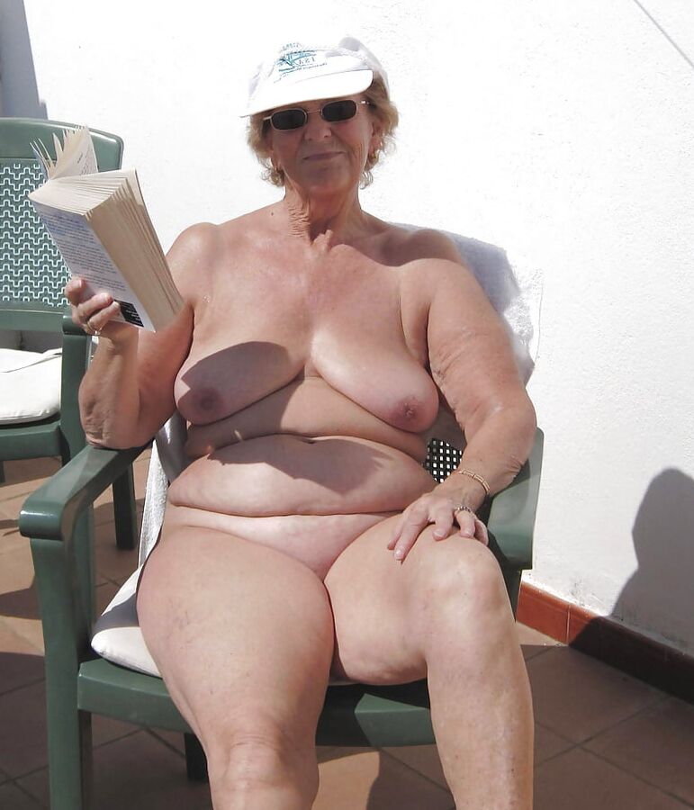 Granny Blond Beach