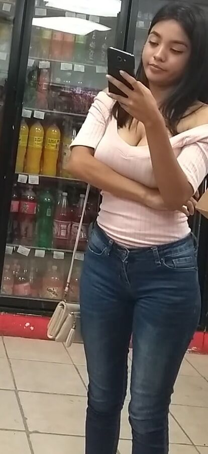 Chava buena en el oxxo