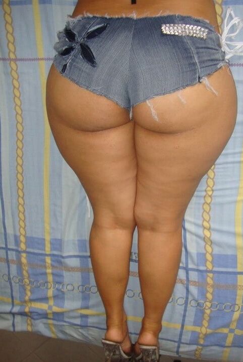 Fat ass Latina