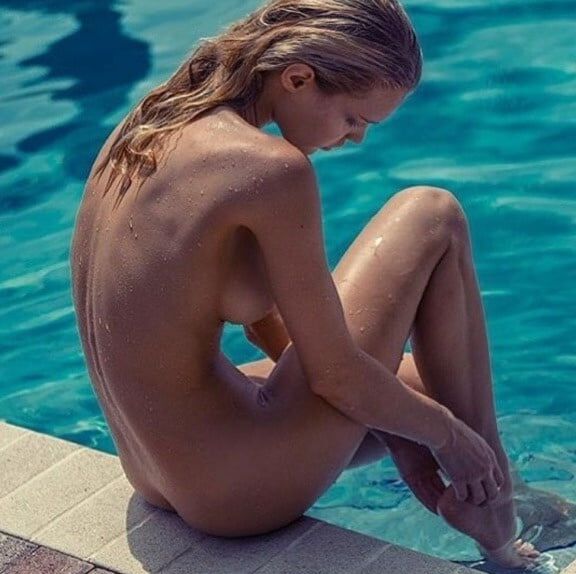 Sea and nude