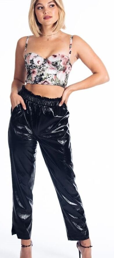 OLIVIA HOLT PICTURES