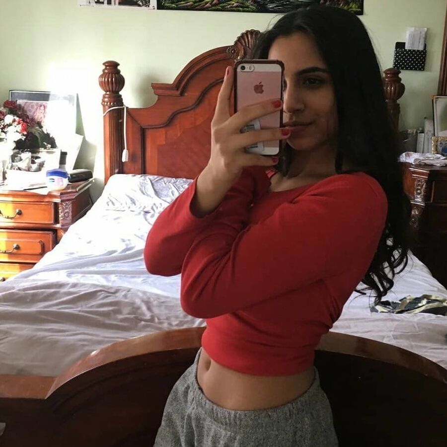 Hot NRI Indian College Girl Taking Seductive Selfies Private