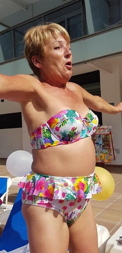 Mature Women in Bikinis (set )