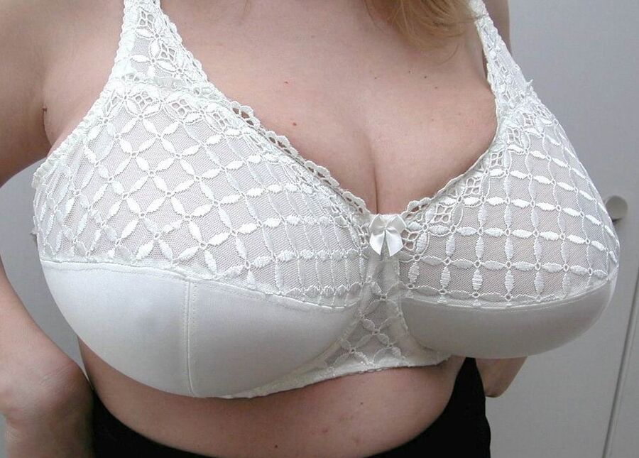 Mature tits in bra