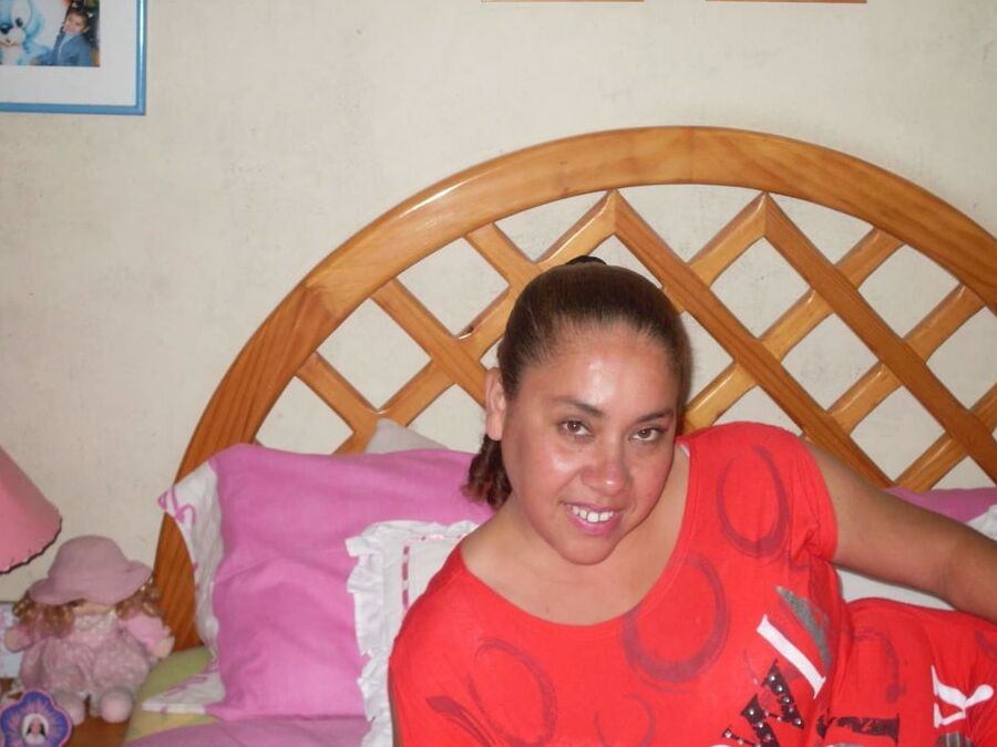 Delightfull Wife posing