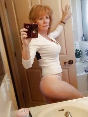 Hottest Selfie Milfs