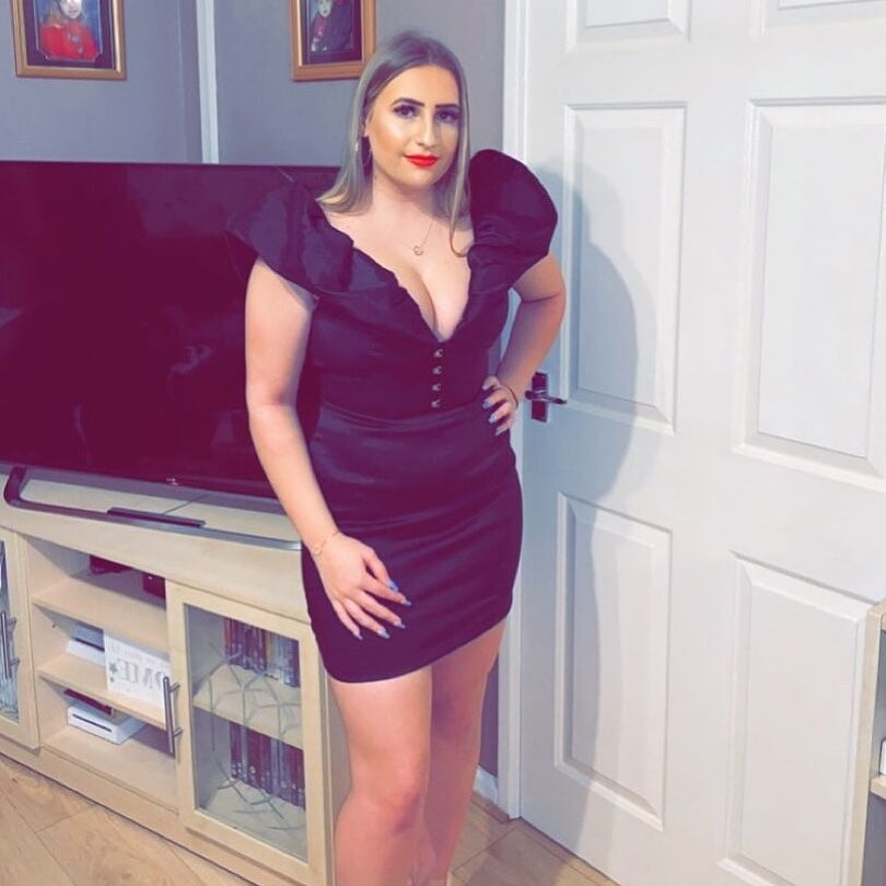 Big tit slag Kelsea