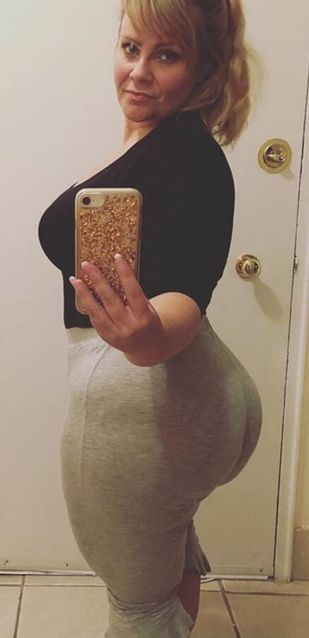 Sexy short chunky white pear bbw Carly