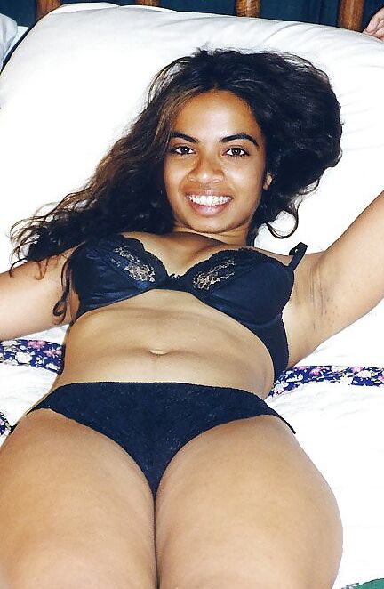 Hairy Brunette Amateur In Stockings