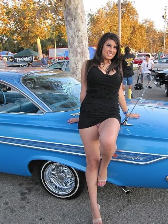 Girls I want to cum in my pants in front of