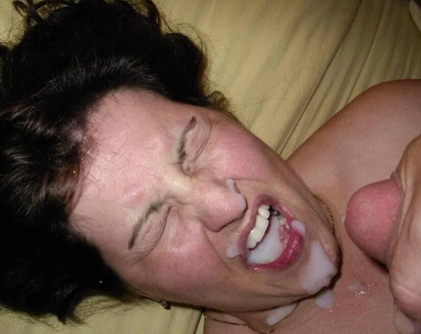 Real amateur mom Sara so hot