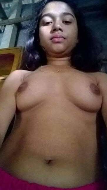 Safeena Boobs