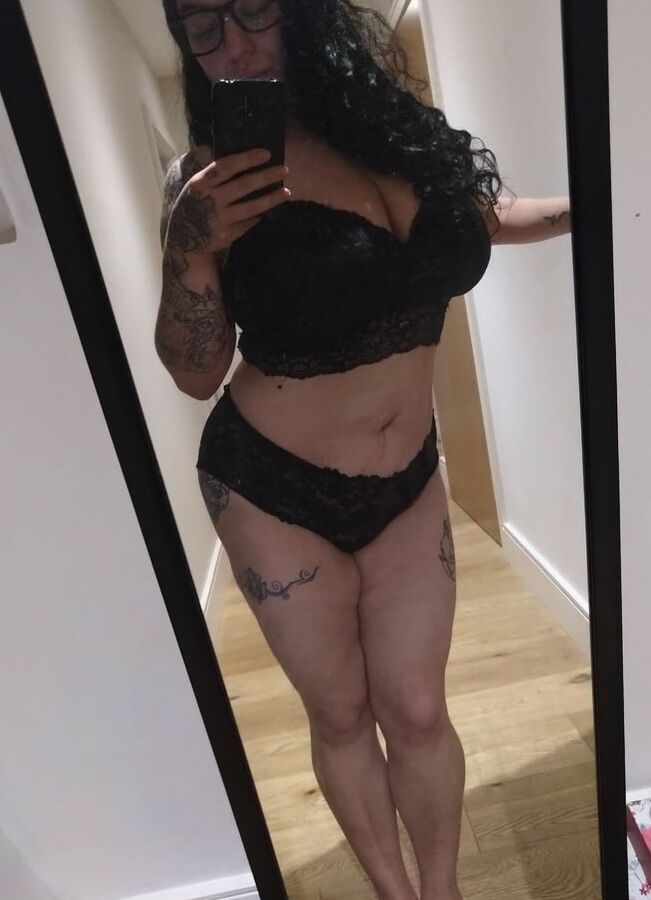 MISS Katie (UK) escort