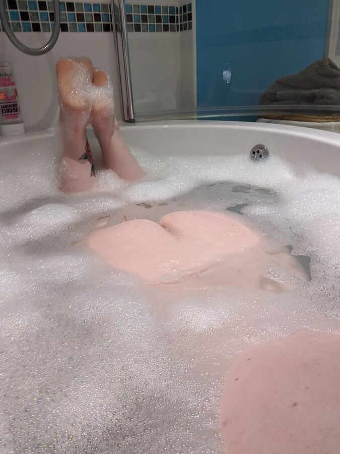 BBW bathtime funtime