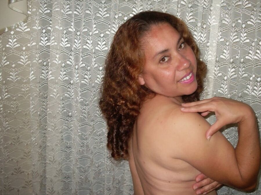 Delightfull Wife posing