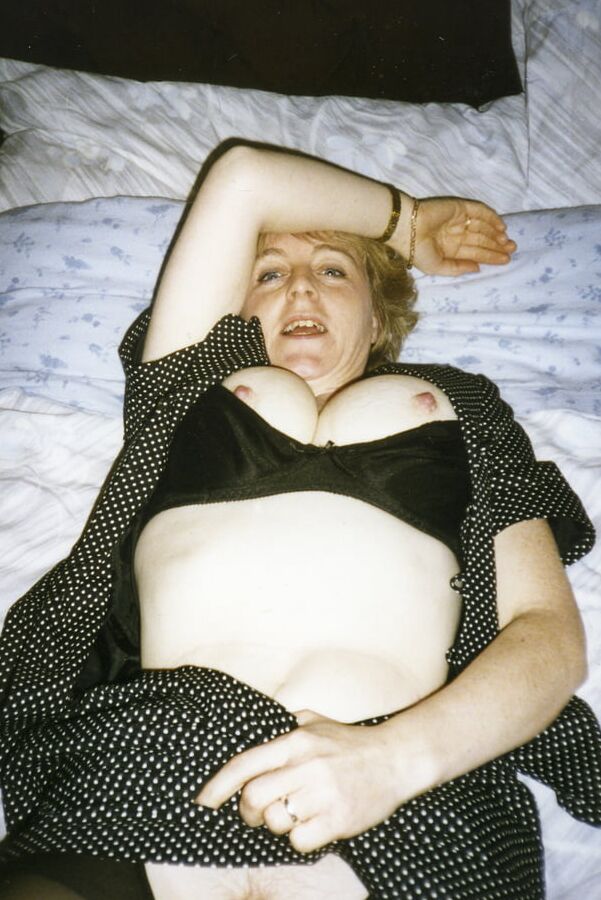 Sexy Brit Wife
