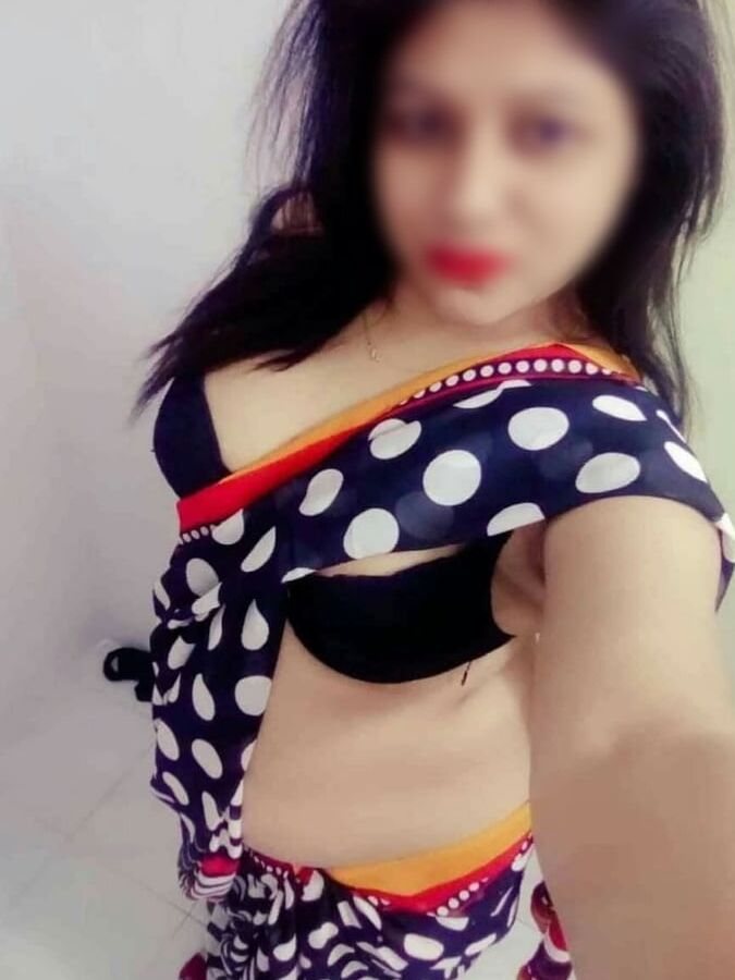 Papa ki girlfriend jo Mari maa ki best friend haa pic found