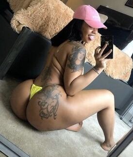 Black Women: Selfies