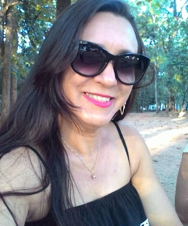 Gorgeous milf sunglasses fetish