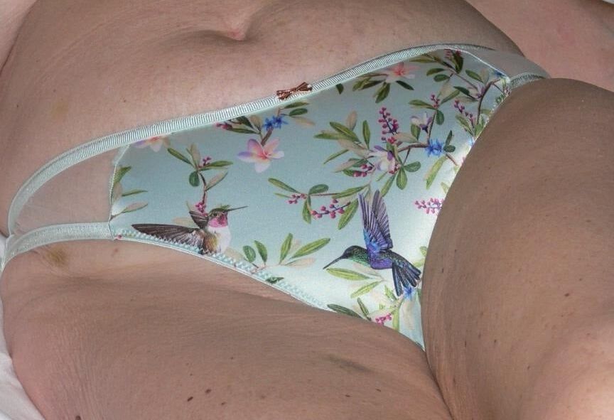 Shows us its still beautiful and mature body