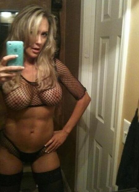 Hottest Selfie Milfs
