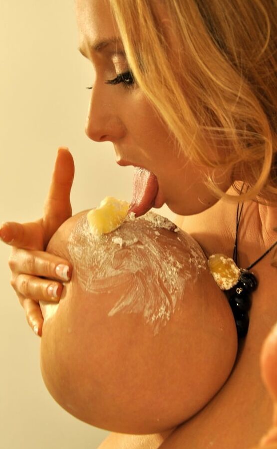 Abbis dessert dipped nipples